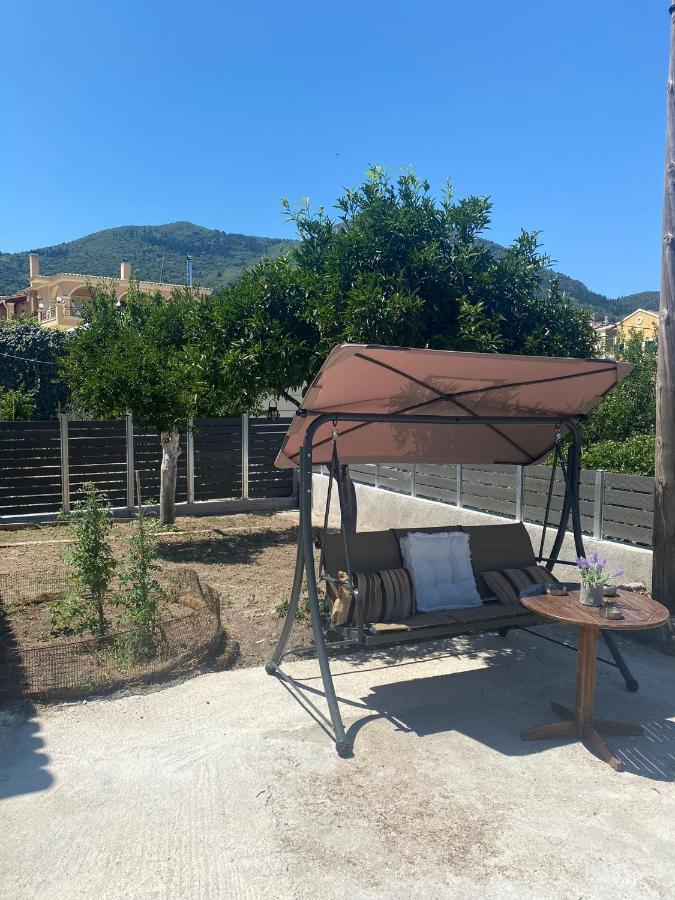 Nikos'
